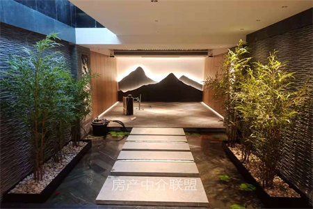 红盾花园3室1厅1卫83万117m2出售